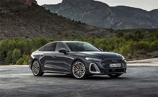品牌首搭華為智駕！全新奧迪A5L官宣：智能化不輸電動車