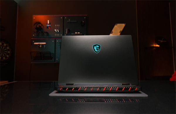 20999元 微星泰坦18 Pro筆記本新配置：14代i9+滿血RTX4070