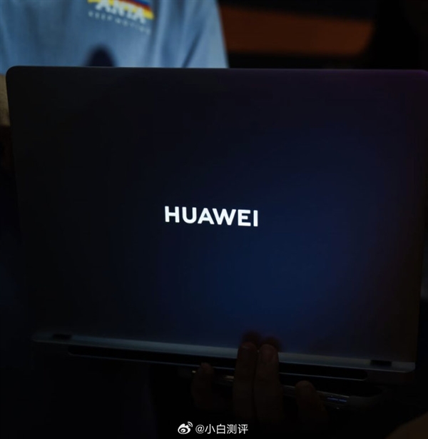 大變化！華為首款高性能本外觀細(xì)節(jié)曝光：帶有GT標(biāo)識(shí) 發(fā)光Logo