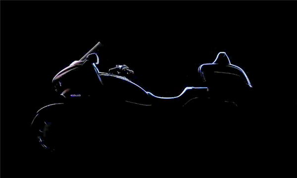 全球首款水平對置8缸！魏建軍騎上了長城首款摩托車