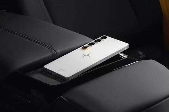 極星Polestar Phone成功刷入魅族Flyme系統(tǒng)：成功開(kāi)機(jī)使用