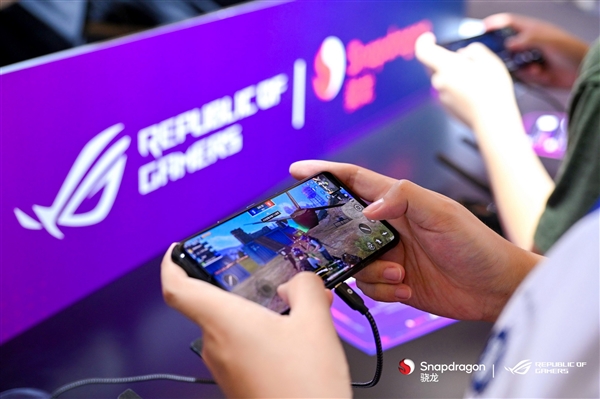 游戲手機(jī)標(biāo)桿之作！沒想到 ROG7這么火爆
