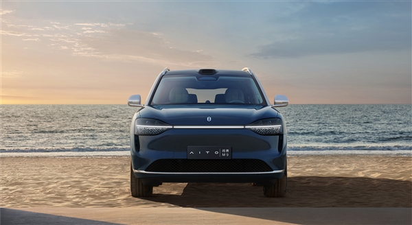 50多萬的華為“車皇”來了！問界M9首批車主開啟交付