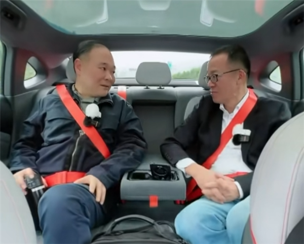 吉利李書福：大眾桑塔納不值22萬 只值5萬