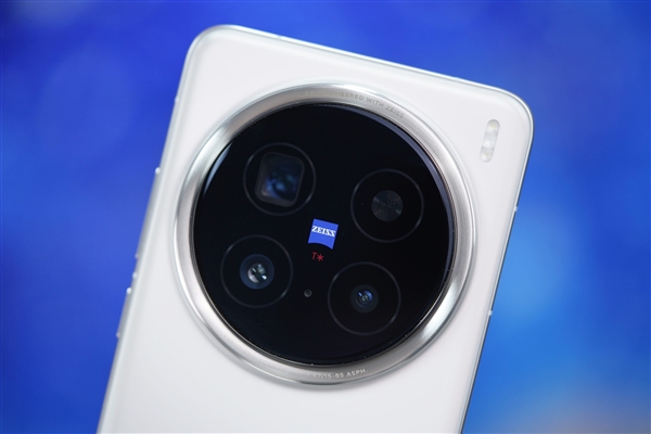 6799元新一代安卓機(jī)皇！vivo X200 Pro衛(wèi)星通信版圖賞