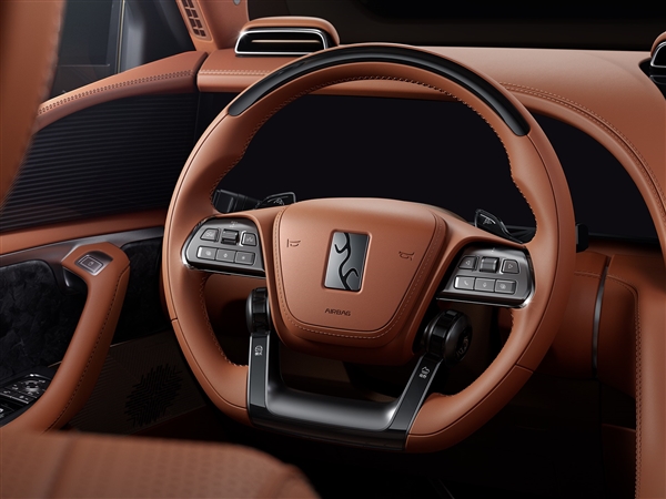 仰望U8內飾大升級：方向盤觸控按鍵調整為實體