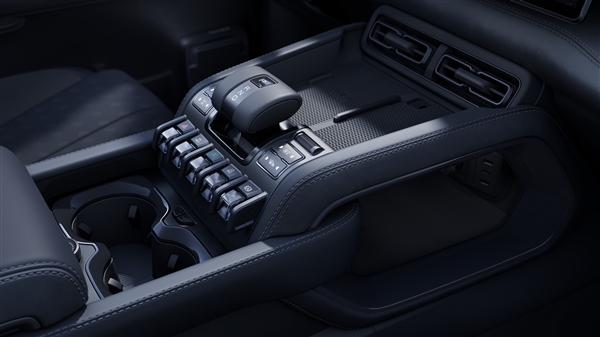 30萬起 比亞迪方程豹首車豹5內(nèi)飾官圖發(fā)布：升降檔桿、水晶按鍵絕了