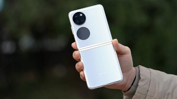 與眾不同的雙旦節(jié)禮物！華為Pocket S評(píng)測(cè)視頻：未來也許是小折疊手機(jī)天下