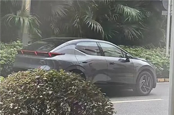 極氪X兄弟車型！領(lǐng)克全新電動車實車圖曝光：有望命名Z20