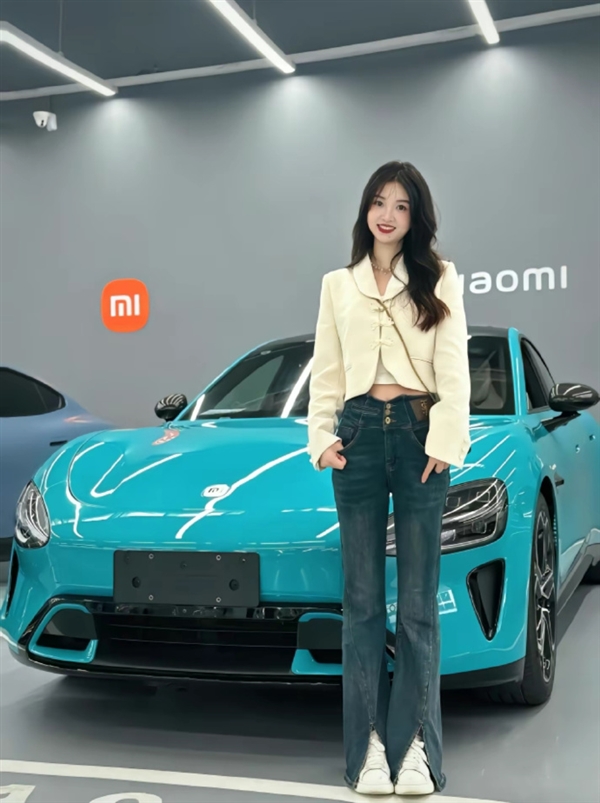小米SU7征服女性 十余名美女車主靚照感受下