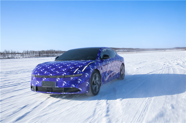 領(lǐng)克首款純電轎車！領(lǐng)克E371諜照曝光：車長超5米的旗艦