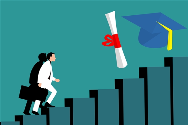 目標不應(yīng)該是選拔！北大教授建議取消中考：浪費時間、10年義務(wù)教育即可