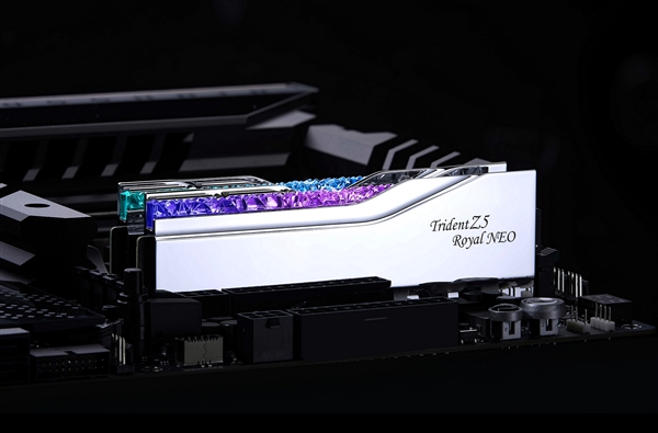 AMD Zen5專用！芝奇發(fā)布DDR5-8000 EXPO旗艦皇家戟內(nèi)存
