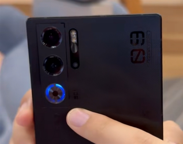 唯一純平背殼旗艦！紅魔9 Pro真機上手來了：透明玻璃、自帶RGB