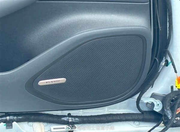 小米汽車首車白車身曝光：門板內(nèi)側(cè)設(shè)計很像特斯拉