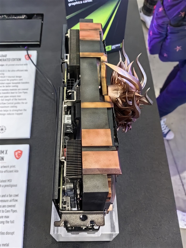 黃仁勛簽名微星顯卡亮相COMPUTEX 2024 龍形外觀太吸睛