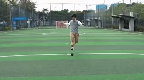 國產(chǎn)三防手機(jī)AGM H5 Pro被當(dāng)足球踢：7腳后幾乎無損傷