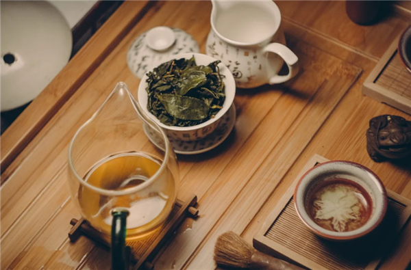 女子自制涼茶喝完中毒：誤把斷腸草當作金銀花