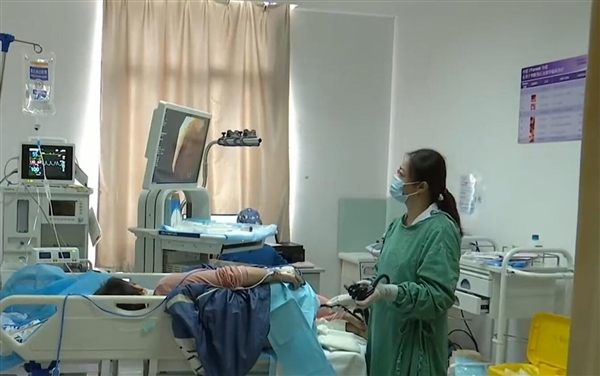 可怕！男子腸道長(zhǎng)滿(mǎn)200多個(gè)息肉：做了3個(gè)小時(shí)手術(shù)摘除