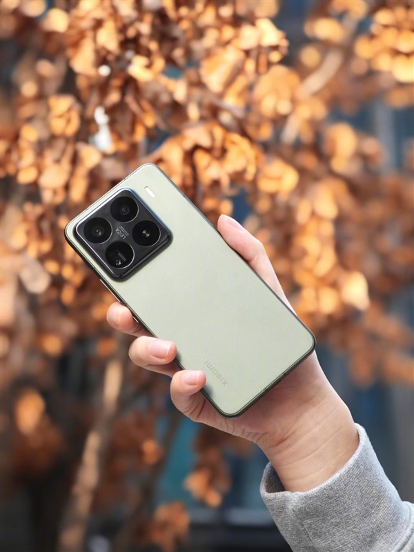 盧偉冰回應(yīng)發(fā)布會上誤喊3000：真不是小米15 Pro的成本價(jià)