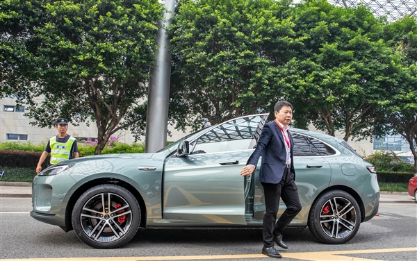 余承東同款座駕！AITO問界M5智駕版下周開啟交付