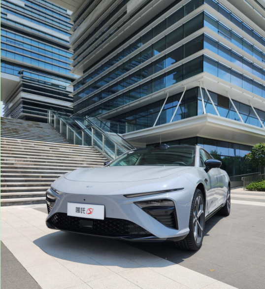 試駕哪吒S獵裝：個性、顏值、性能、實用通通滿足！