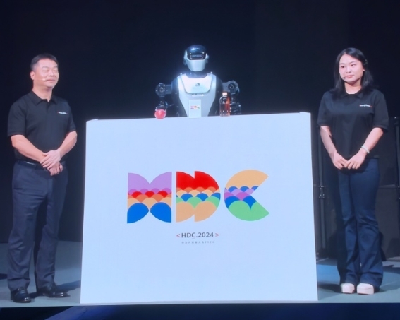 華為云發(fā)布盤古具身智能大模型：“夸父”人形機器人亮相 