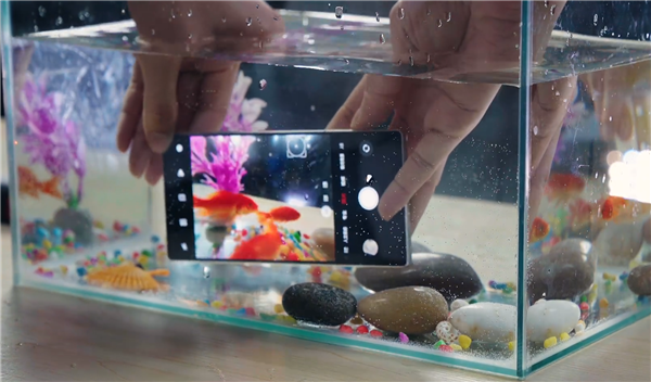 努比亞Z70 Ultra全系IP69頂級防水：丟進火鍋煮也沒事