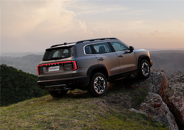 越來越硬派！新款哈弗大狗官圖發(fā)布：能越野的城市SUV來了