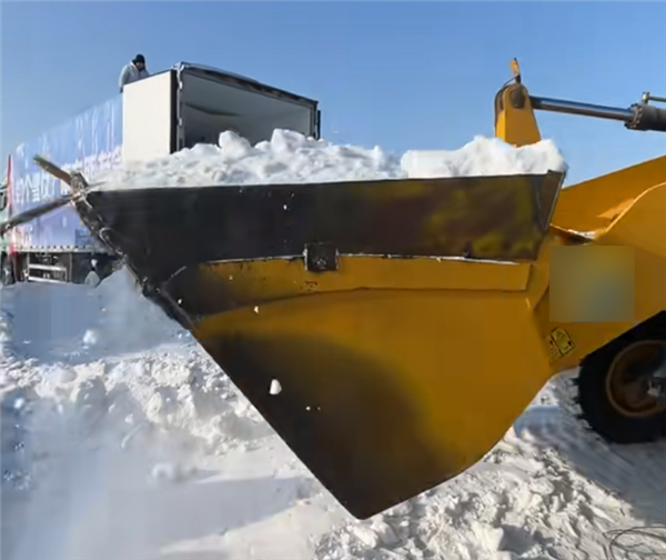 哈爾濱向廣州運(yùn)了三車東北的雪 網(wǎng)友：這是“北雪南調(diào)”啊