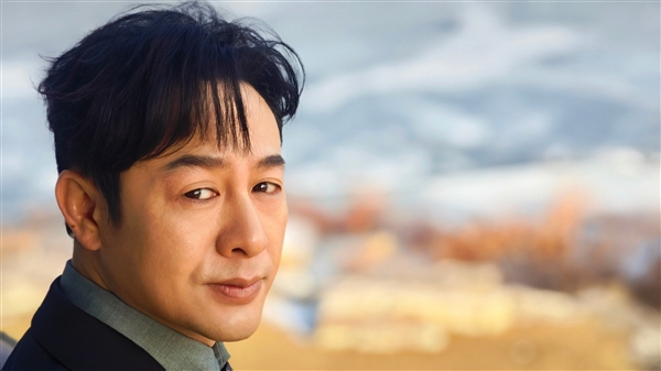 人像絕了！張頌文曬小米14 Pro自拍照：直言國(guó)產(chǎn)手機(jī)質(zhì)感很好