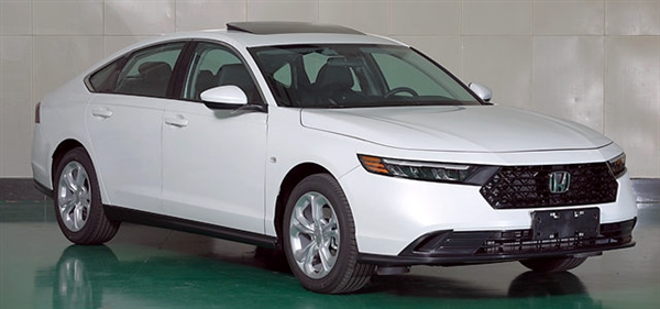 豐田凱美瑞看呆！新一代本田雅閣實(shí)車曝光：比思域還運(yùn)動(dòng)