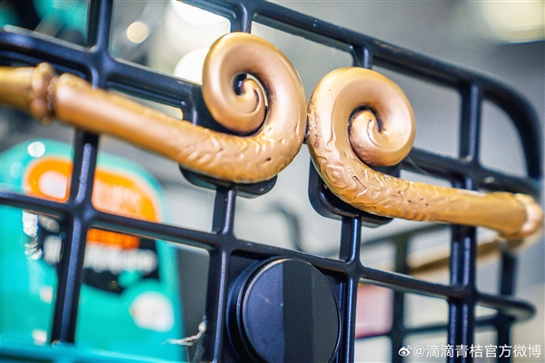 滴滴青桔單車(chē)《黑神話：悟空》聯(lián)名車(chē)亮相：筋斗云坐墊、金箍棒把手