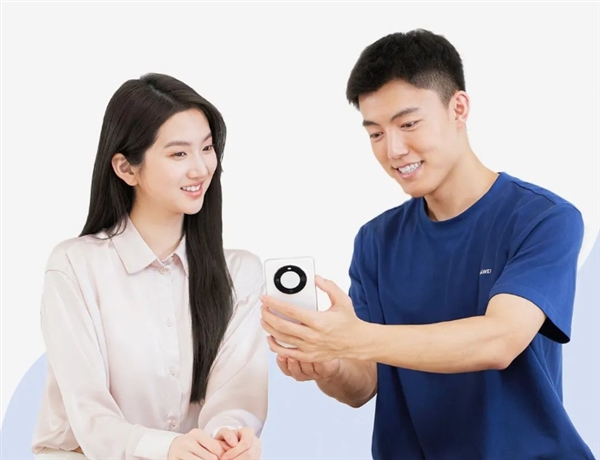 華為8月服務(wù)日來了：手機(jī)免費(fèi)貼膜、維修免人工費(fèi)