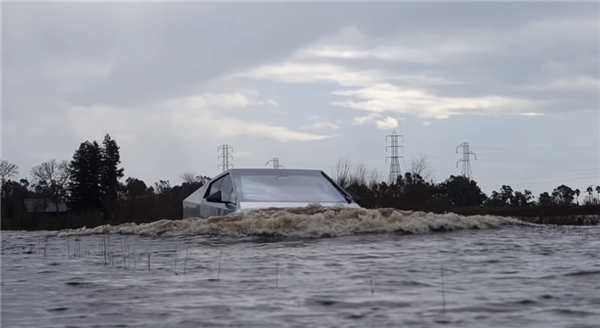 馬斯克沒說大話！特斯拉Cybertruck車主實(shí)測(cè)：能當(dāng)船開