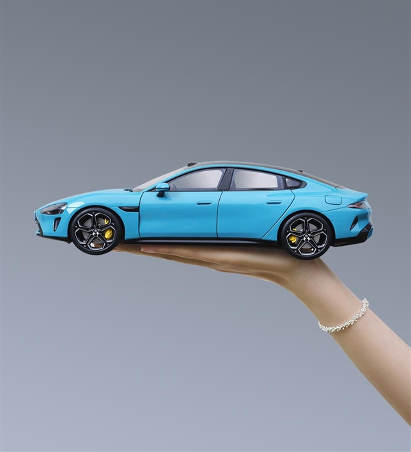 499元手工打造！小米SU7 1:18合金車模賣斷貨：被炒到1000元