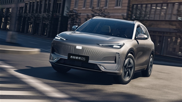 定位15-20萬級 吉利銀河E5官圖發(fā)布：配國產(chǎn)首顆車規(guī)級7nm車機芯片