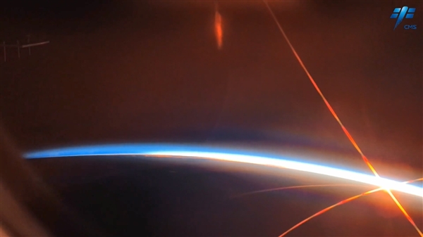 中國(guó)空間站拍2023年第一縷陽(yáng)光！如此美景 一天能看16次