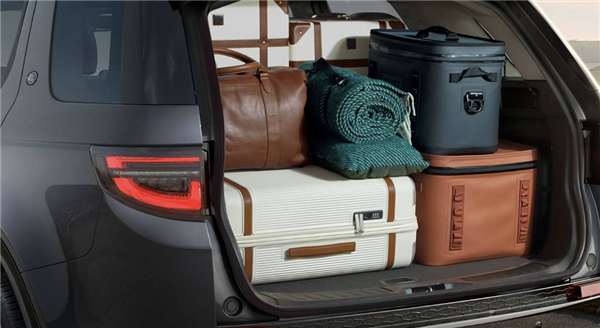 豪華品牌加持、標(biāo)配四驅(qū)！2025款發(fā)現(xiàn)運(yùn)動(dòng)版上市：售38.83萬起