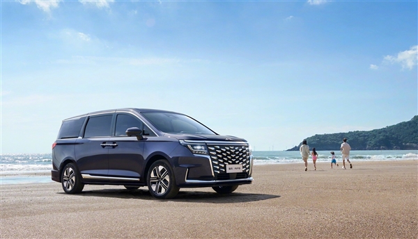 全球首款鴻蒙座艙MPV 江淮瑞風RF8上市：16.99萬起
