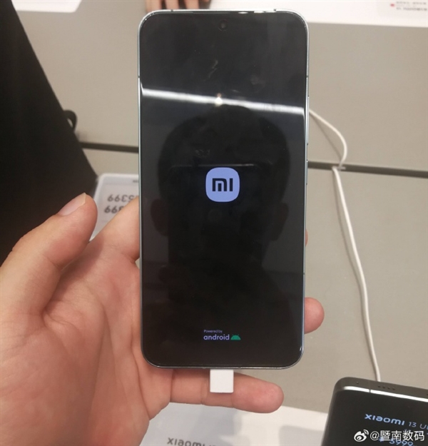 澎湃OS確實(shí)非自研！小米14開機(jī)動(dòng)畫顯示系統(tǒng)仍基于安卓