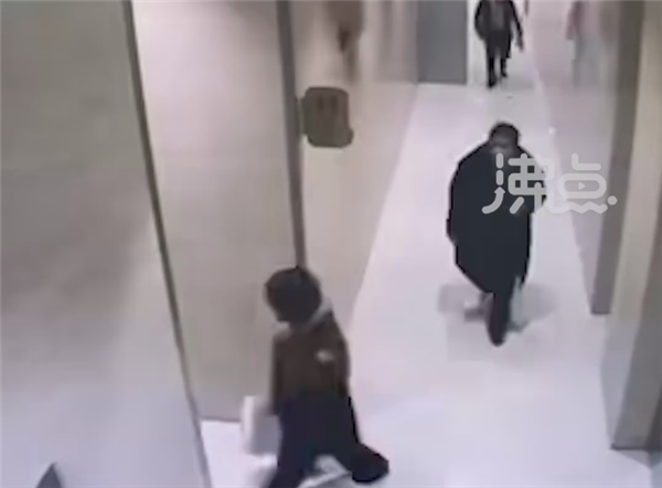 60萬(wàn)粉絲女網(wǎng)紅偷平價(jià)睡衣被抓：真相大跌眼鏡