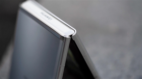 與眾不同的雙旦節(jié)禮物！華為Pocket S評(píng)測(cè)視頻：未來也許是小折疊手機(jī)天下