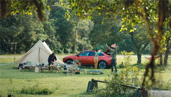 蔚來(lái)子品牌首車樂(lè)道L60現(xiàn)身：轎跑、掀背、能躺平