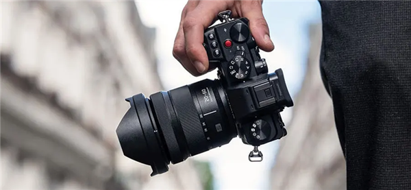 終于用上相位對焦！松下Lumix S5 Mark II定檔1月4日發(fā)布