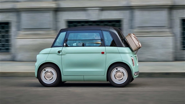 14歲都能開 菲亞特發(fā)布7.81萬(wàn)元全新電動(dòng)車：前后長(zhǎng)成一個(gè)樣