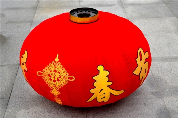 一起探班春晚臺(tái)前幕后：胡歌楊冪唐嫣春晚開場