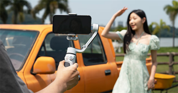 449元起 智云寫趣CQ5智能手機(jī)云臺發(fā)布：支持語音控制