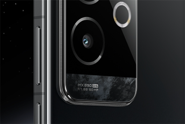 直屏滅霸！真我GT6樣張首曝：索尼IMX890旗艦主攝 抓怕神器