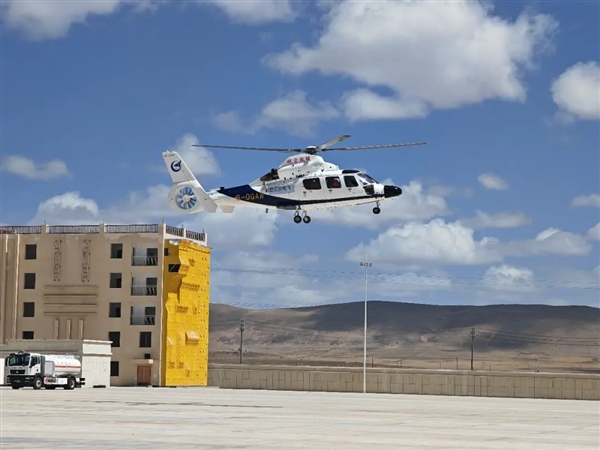 成功挑戰(zhàn)世界屋脊！中國兩型自主直升機飛上青藏高原